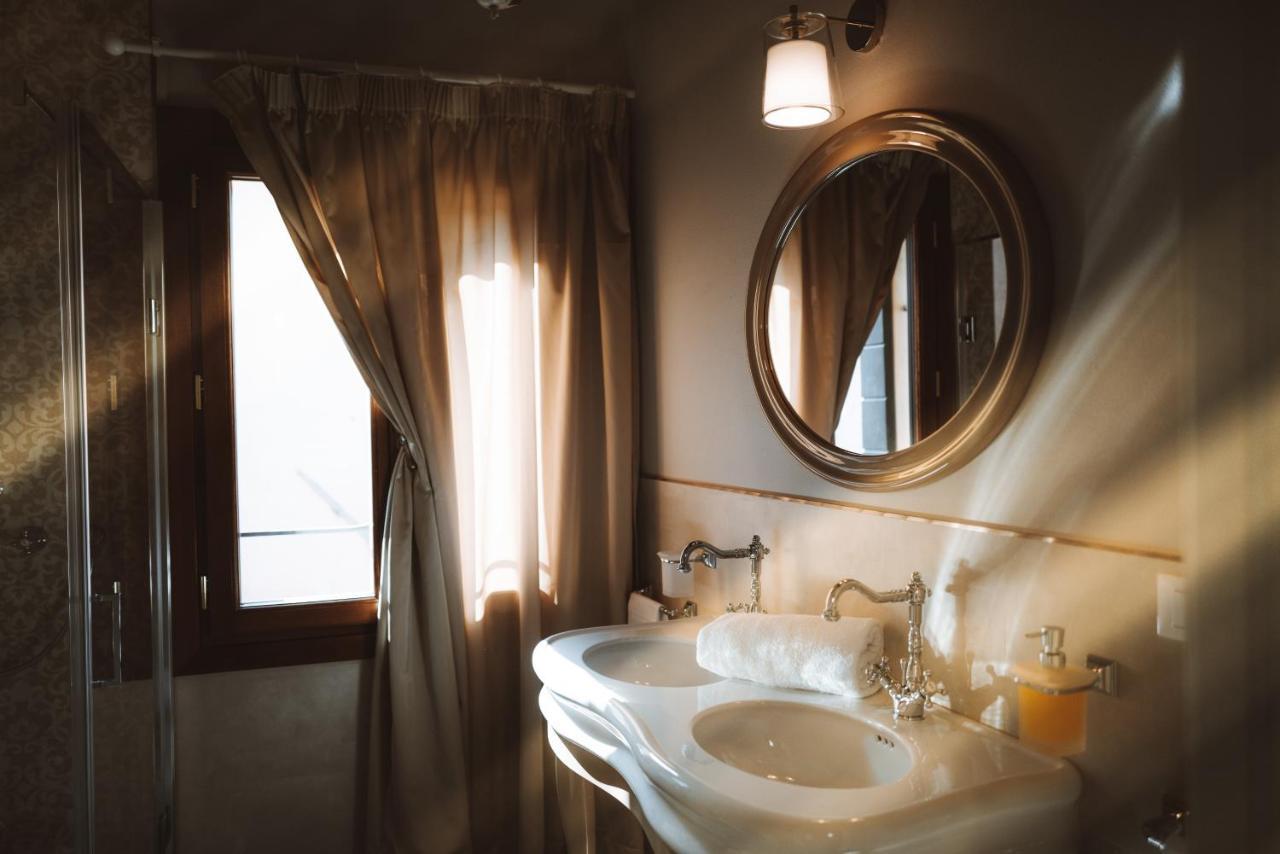 Casa Virginia Direct At The Canal Cannaregio With Own Roof Terrace Venice Luaran gambar