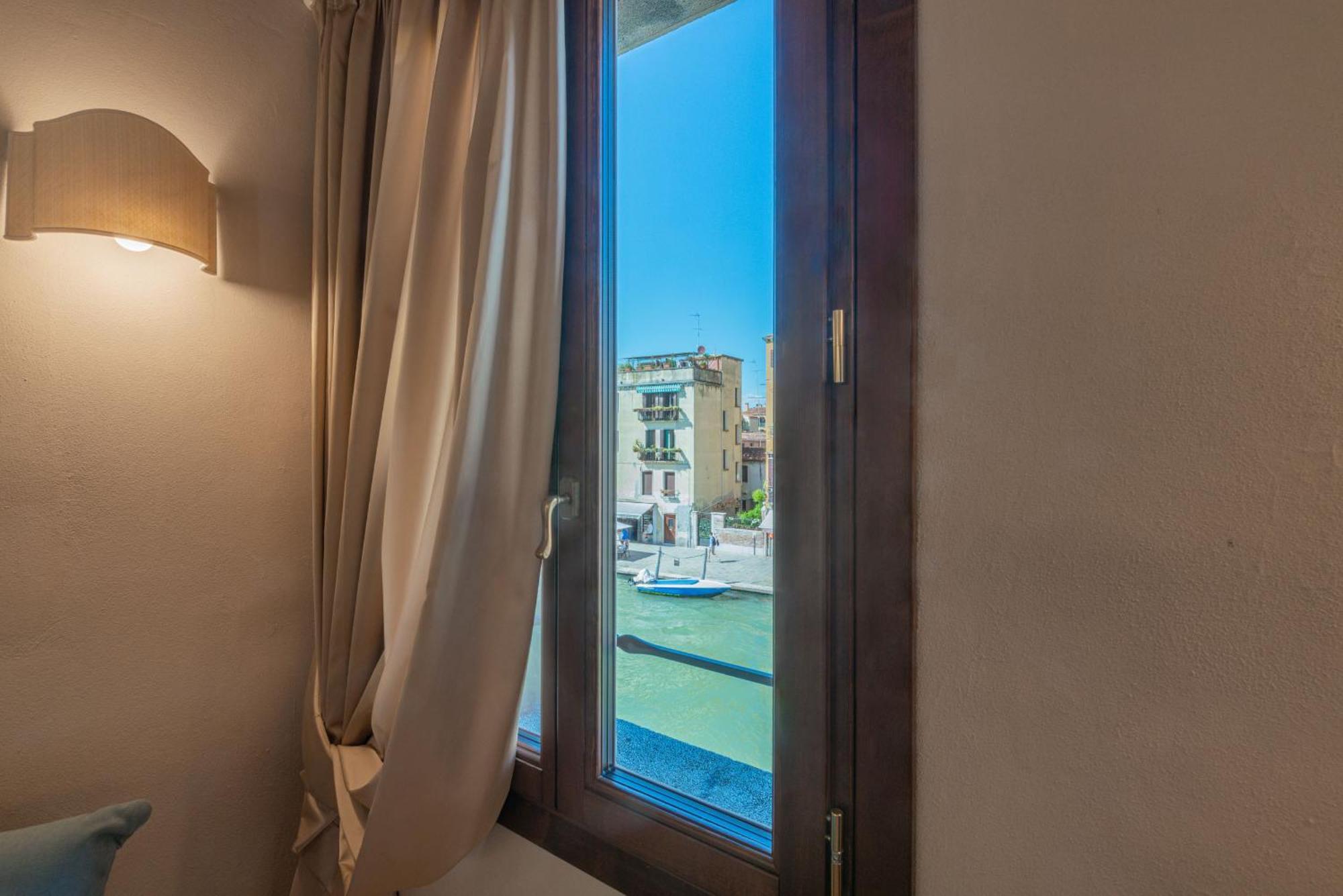 Casa Virginia Direct At The Canal Cannaregio With Own Roof Terrace Venice Luaran gambar